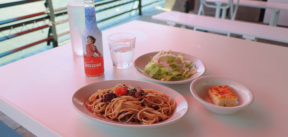 ア ターヴォラの料理の写真